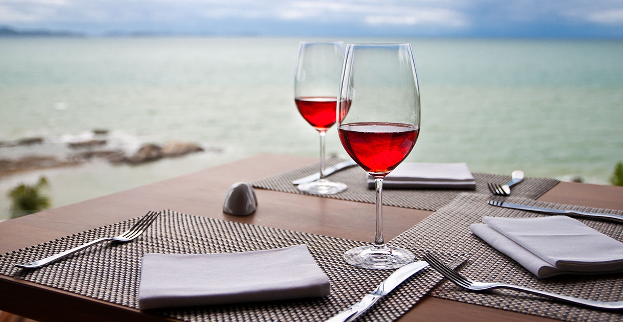 Restaurant Websites: Balancing Online Ordering and Brand Identity Restaurant Websites: Balancing Online Ordering and Brand Identity